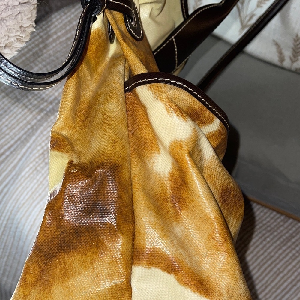 Dooney & Bourke Brown Cream Tote with Cow Print on Coated Canvas Dooney Bourke - Picture 4 of 12